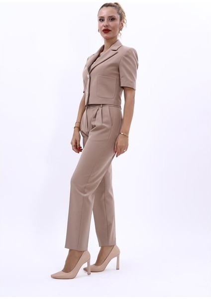 Kısa Kollu Yakalı Mini Ceket & Pileli Boru Paça Pantolon Takım-Taş fiyatları