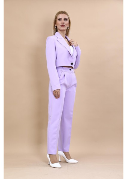 Erkek Yaka Tek Düğmeli Kısa Ceket & Kemerli Köprülü Dar Paça Pantolon-Menekşe modelleri