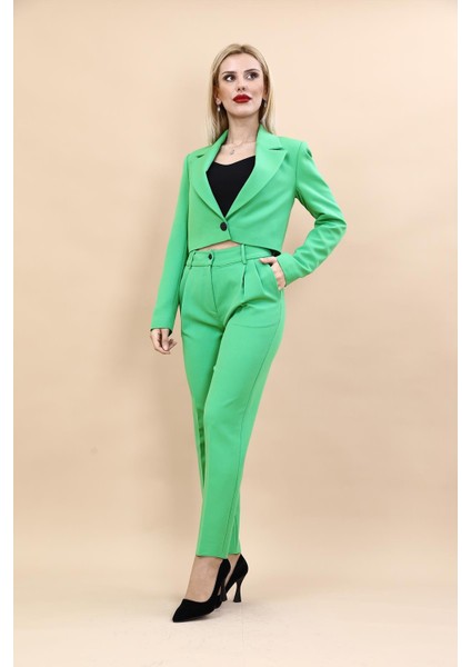 Erkek Yaka Tek Düğmeli Kısa Ceket & Kemerli Köprülü Dar Paça Pantolon-Yeşil