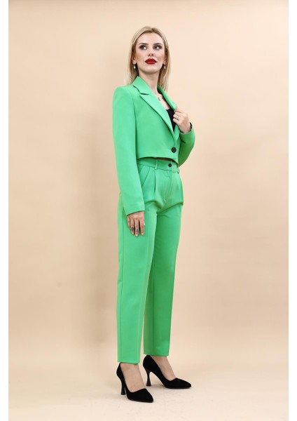 Erkek Yaka Tek Düğmeli Kısa Ceket & Kemerli Köprülü Dar Paça Pantolon-Yeşil modelleri