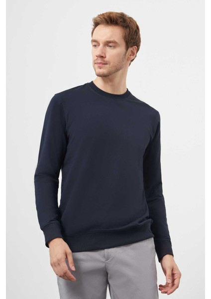 Erkek Lacivert Bisiklet Yaka Dynamic Fit Rahat Kesim Sweatshirt