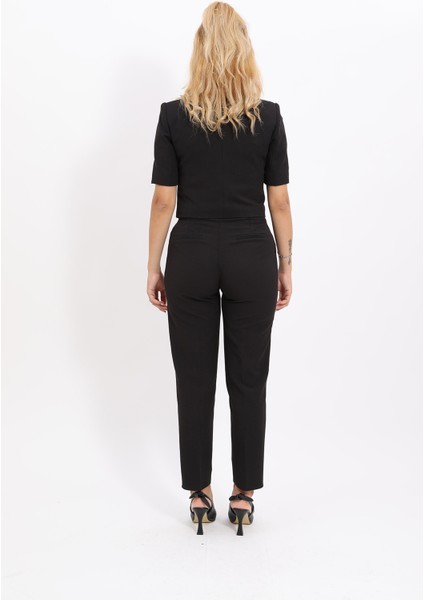 Kısa Kollu Yakasız Mini Ceket & Pileli Boru Paça Pantolon Takım-Siyah fırsatları