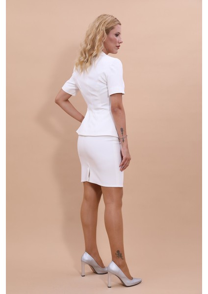 Hakim Yaka Yandan Tokalı Çapraz Ceket & Yırtmaçlı Düz Dar Etek-Beyaz fiyatları