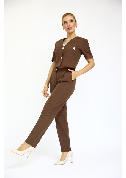 Kısa Kollu Yakasız Mini Ceket & Pileli Boru Paça Pantolon Takım-Kestane