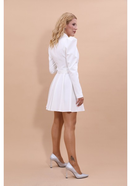 Gömlek Yaka Kısa Ceket & Kısa Kloş Etek-Beyaz fırsatları