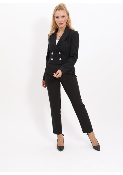 Erkek Yaka Kuruvaze Kısa Ceket & Kemerli Köprülü Dar Paça Pantolon-Siyah fırsatları