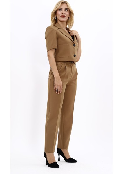 Kısa Kollu Yakalı Mini Ceket & Pileli Boru Paça Pantolon Takım-Camel modelleri