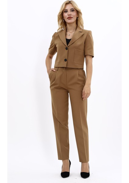 Kısa Kollu Yakalı Mini Ceket & Pileli Boru Paça Pantolon Takım-Camel indirimleri