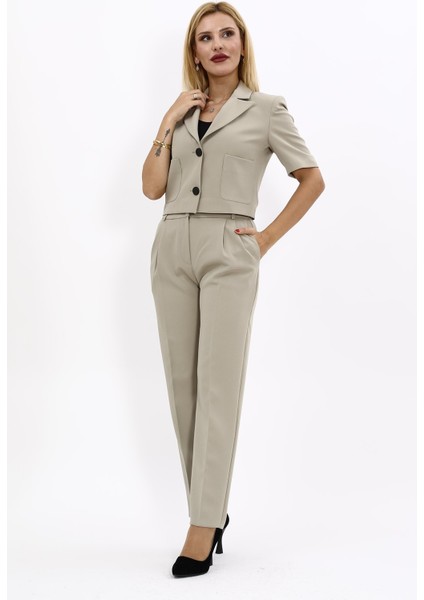 Erkek Yaka Kısa Ceket & Kemerli Köprülü Dar Paça Pantolon-Bambu