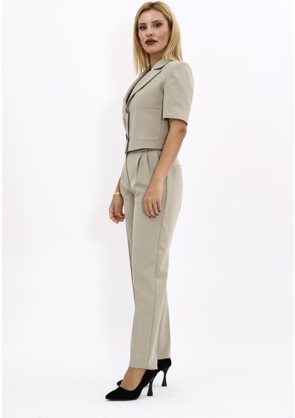 Erkek Yaka Kısa Ceket & Kemerli Köprülü Dar Paça Pantolon-Bambu modelleri