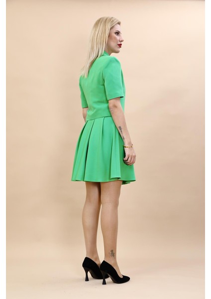 Kısa Kollu Yakalı Mini Ceket & Kloş Kısa Etek Takım-Yeşil fırsatları