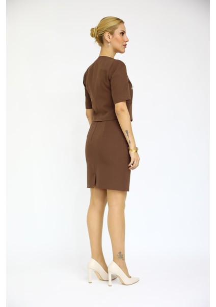 Kısa Kollu Yakasız Mini Ceket & Kısa Kalem Etek Takım-Kestane fırsatları