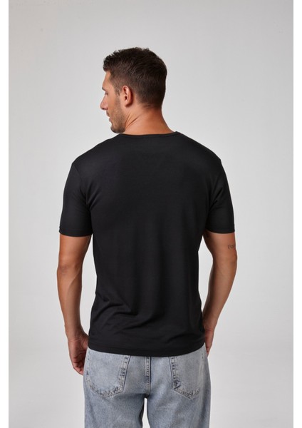 Erkek Kısa Kollu Üçgen Biyeli T-Shirt