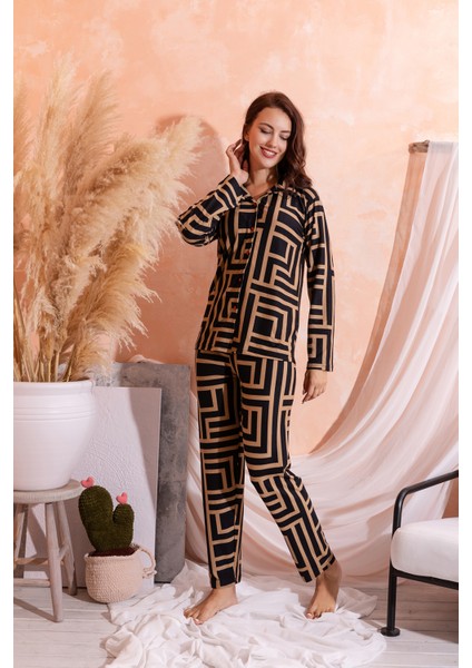 Kışlık Düğmeli Ekose Desen Yılbaşı Temalı Kadın Süet Pijama Takımı