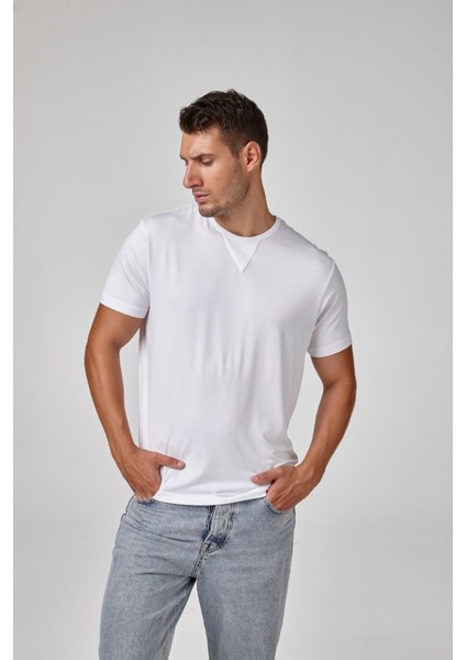 Erkek Kısa Kollu Üçgen Biyeli T-Shirt
