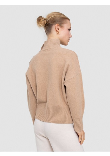 Kaşmir ve Yün Karışımlı Balıkçı Yaka Düğme Detaylı Kazak KZK6972BEJ modelleri