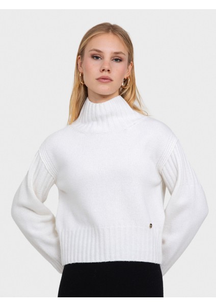 Dik Yakalı Örgü Oyunlu Kazak fiyatları