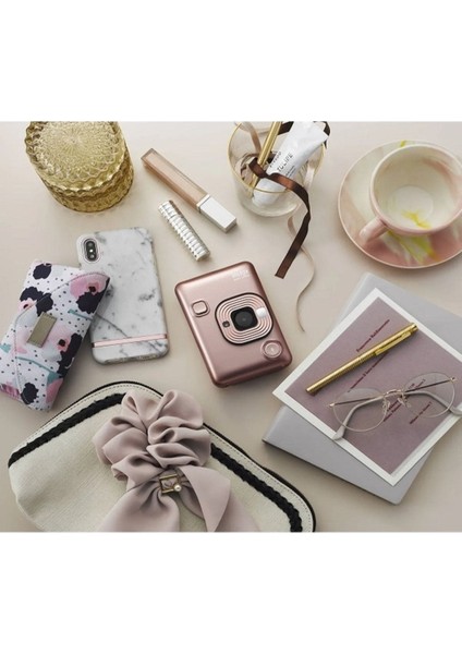 Instax Mini Liplay Hybrid Blush Gold Fotoğraf Makinesi modelleri