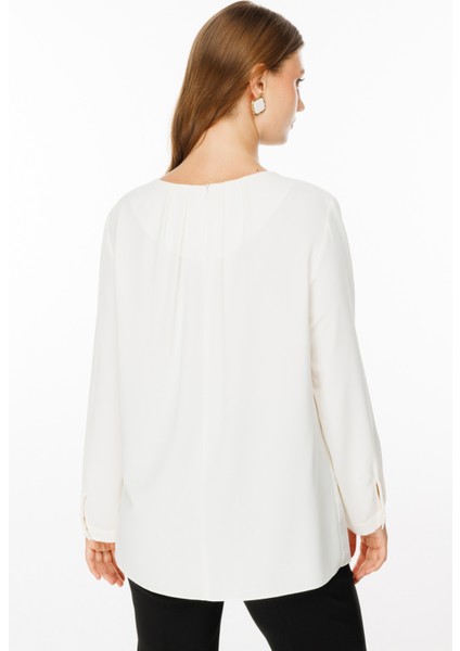 Kadın Büyük Beden Metal Aksesuarlı Bluz 2519 Ekru fırsatları