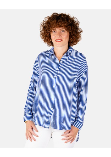 Düşük Omuzlu Mavi-Beyaz Çizgili Kadın Oversize Gömlek modelleri