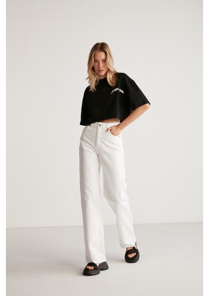 Carıssa Kadın Bisiklet Yaka Baskı Detaylı Crop Siyah T-Shirt fırsatları