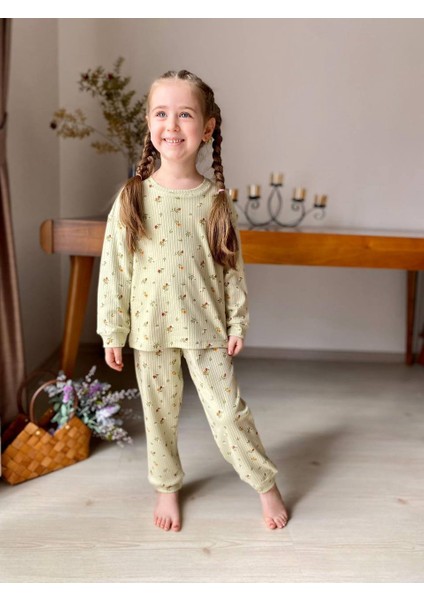 Çiçekli Kız Pijama Takımı