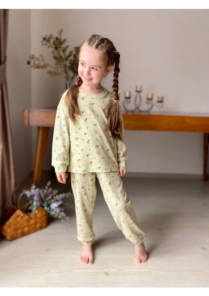 Çiçekli Kız Pijama Takımı