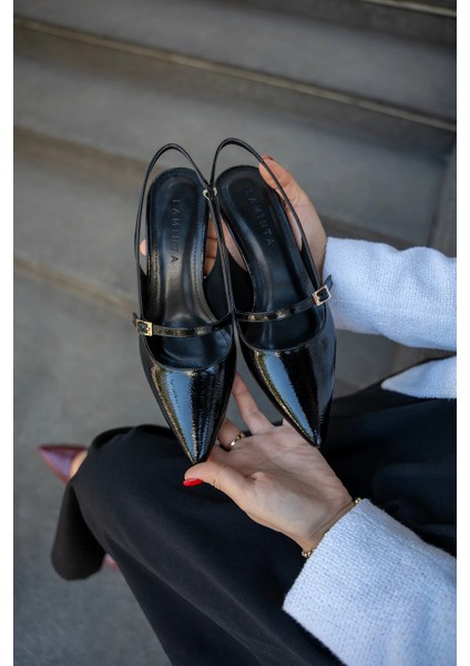 Rennes Siyah Toka Detaylı Sivri Burun Kemer Bağlı Kadın Topuklu Ayakkabı indirimleri