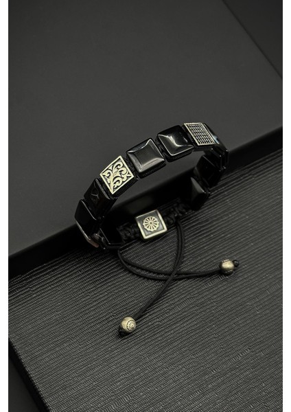 925 Ayar Gümüş ve Akik Doğal Taşlı Zirkon Parçalı Siyah Renk Erkek Bileklik FRJ12333-3333-S