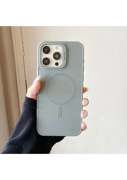 Apple iPhone 15 Pro Max Kılıf Magsafe Destekli Esnek Silikon