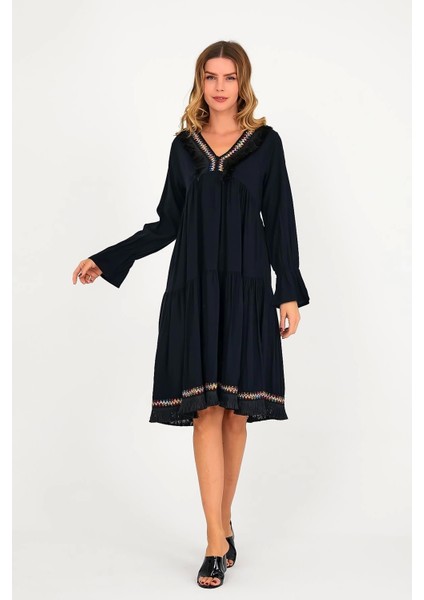 Nakışlı Püskül Detaylı Uzun Kol Kadın Elbise-Siyah