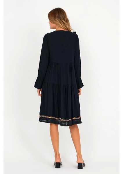 Nakışlı Püskül Detaylı Uzun Kol Kadın Elbise-Siyah fırsatları