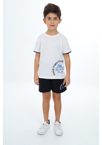 Erkek Çocuk Baskılı Şortlu Takım fırsatları