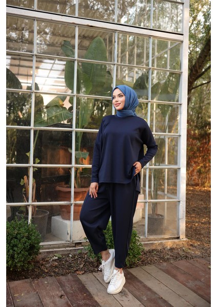 Arkası Uzun O Yaka Kısa Sweat-Pantolon Ikili Eşofman Spor Takımı - 71216.015 - Lacivert