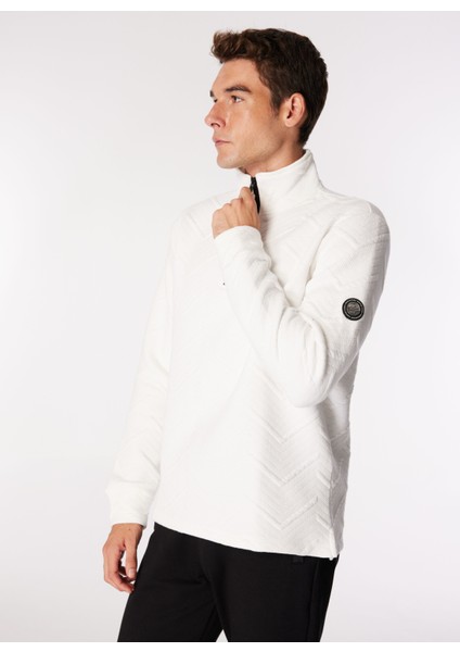 Kırık Beyaz Erkek Dik Yaka Relaxed Fit Kapitone Sweatshirt D4WM-SWT3208