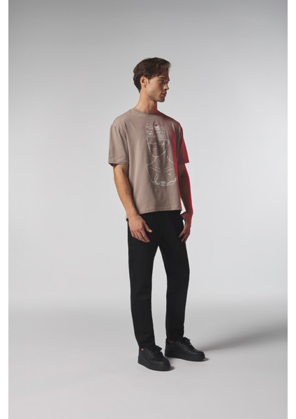 Bej Düşünen Adam Baskılı Oversize Tshirt fiyatları