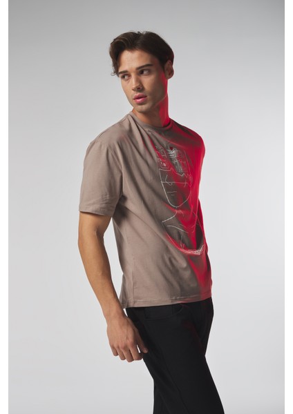 Bej Düşünen Adam Baskılı Oversize Tshirt fırsatları