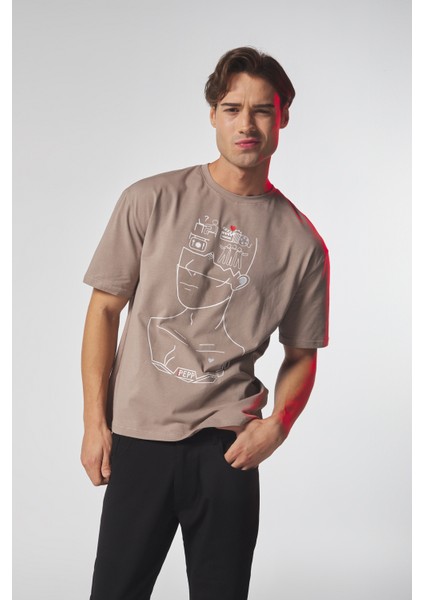 Bej Düşünen Adam Baskılı Oversize Tshirt