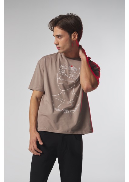 Bej Düşünen Adam Baskılı Oversize Tshirt