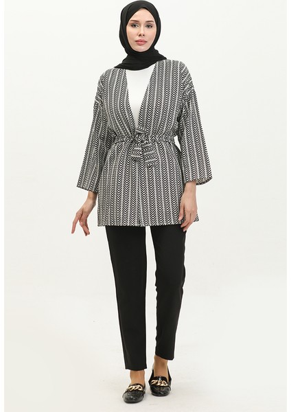 Desenli Kuşaklı Abaya 83005-01 Siyah Beyaz