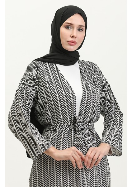 Desenli Kuşaklı Abaya 83005-01 Siyah Beyaz