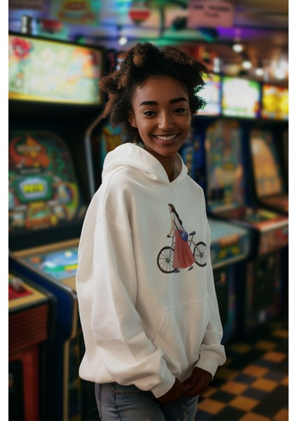 Şehirde Bir Gün' Bisikletli Kız Baskılı Unisex Siyah 3 Iplik %100 Pamuk Kapüşonlu Sweatshirt Hoodie