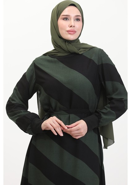 Geometrik Desenli Kuşaklı Viskon Elbise 0460-07 Haki Siyah modelleri