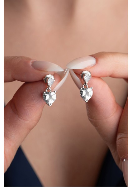 925 Ayar Gümüş Beyaz Taşlı Kalp Küpe