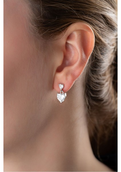 925 Ayar Gümüş Beyaz Taşlı Kalp Küpe fırsatları