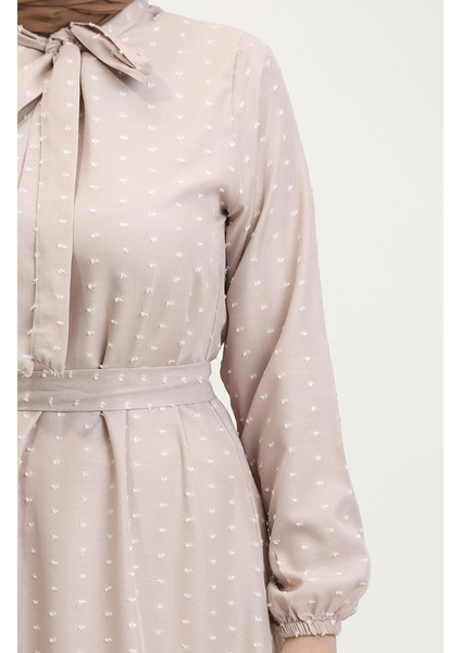 Pıtpıt Desenli Kuşaklı Elbise 0383-07 Bej fırsatları