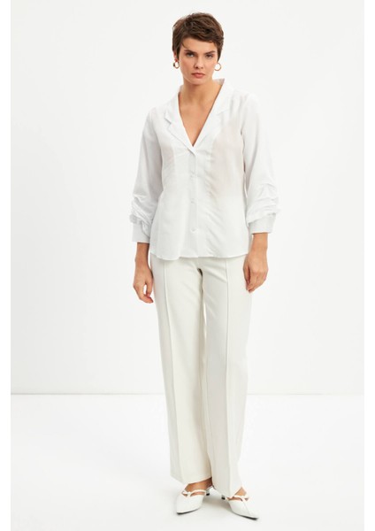 Beyaz Apaş Yaka Kol Büzgü Detaylı Gömlek modelleri