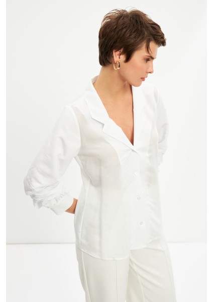 Beyaz Apaş Yaka Kol Büzgü Detaylı Gömlek fırsatları