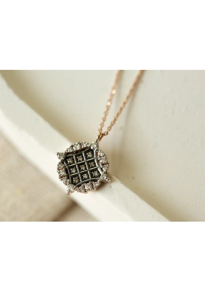 Anka Pırlanta Kolye