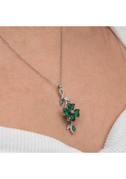 Gümüş Dönen Yeşil Yonca Kadın Kolye indirimleri
